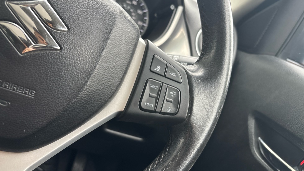 Suzuki Vitara 1.6 SZ5 ALLGRIP 5dr Auto Petrol Estate - Image 25