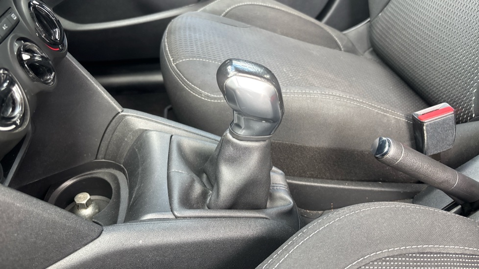 Peugeot 208 1.2 PureTech 82 Allure 5dr Petrol Hatchback - Image 13