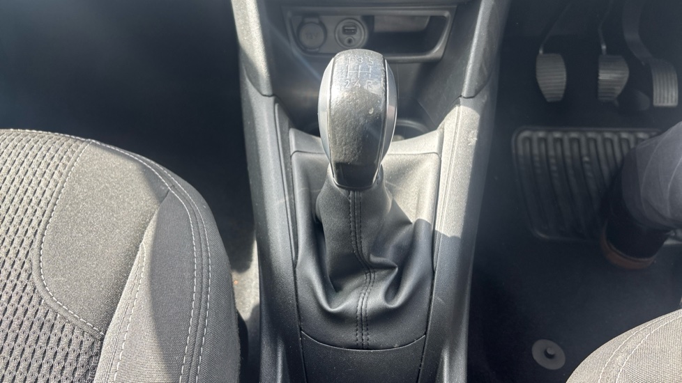 Peugeot 208 1.2 PureTech 82 Allure 5dr Petrol Hatchback - Image 28