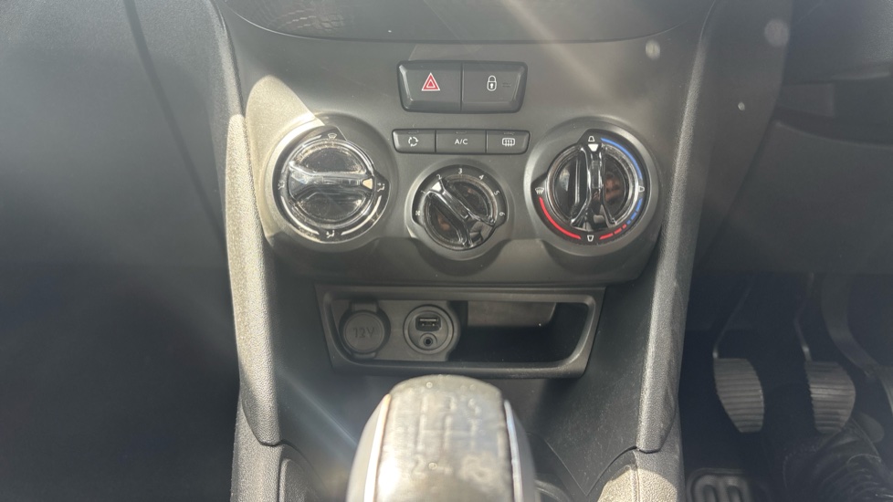 Peugeot 208 1.2 PureTech 82 Allure 5dr Petrol Hatchback - Image 30