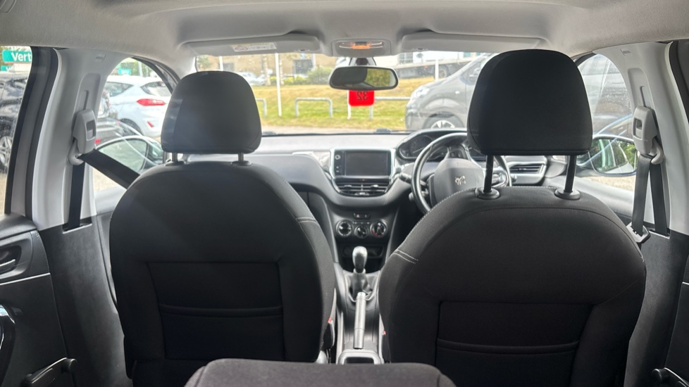 Peugeot 208 1.2 PureTech 82 Allure 5dr Petrol Hatchback - Image 45