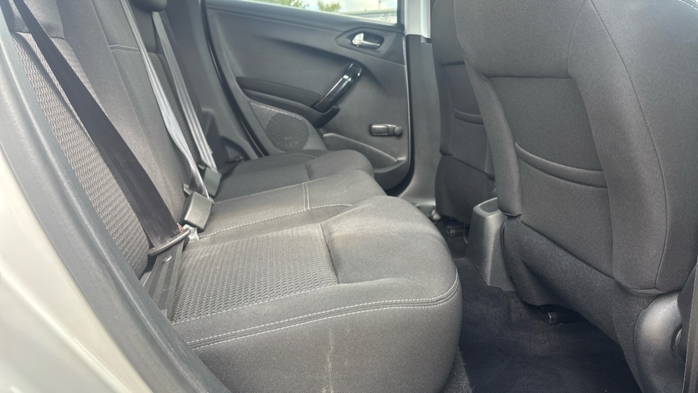 Peugeot 208 1.2 PureTech 82 Allure 5dr Petrol Hatchback - Image 48