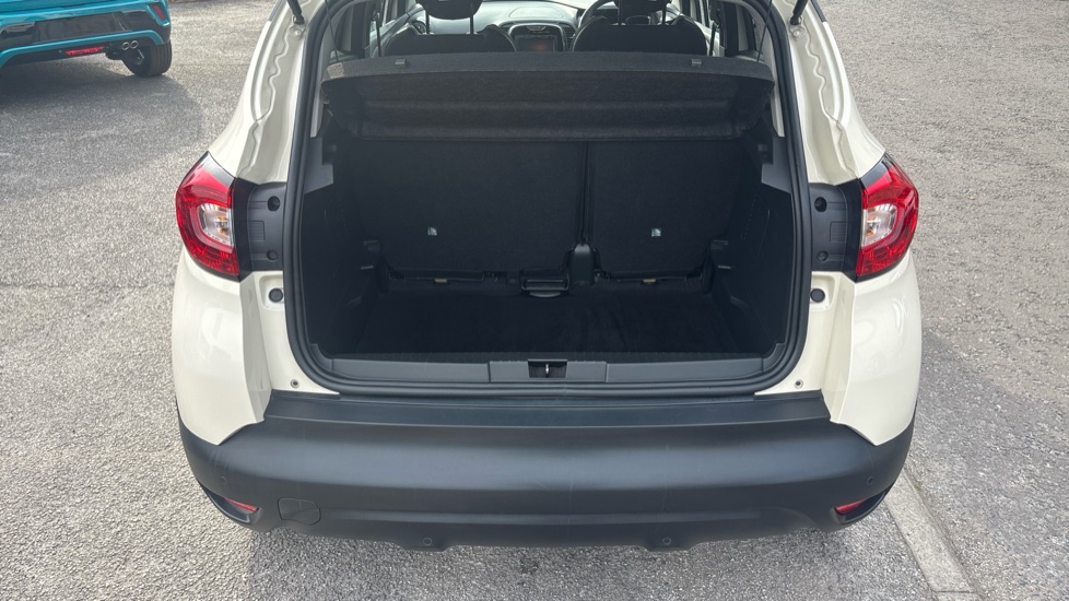Renault Captur 1.2 TCE Dynamique S MediaNav 5dr EDC Petrol Hatchback - Image 4