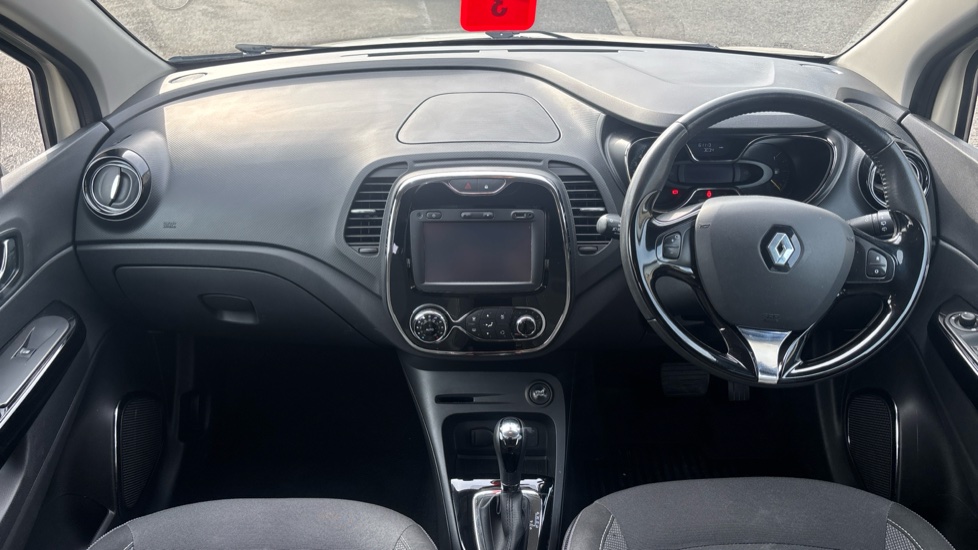 Renault Captur 1.2 TCE Dynamique S MediaNav 5dr EDC Petrol Hatchback - Image 10