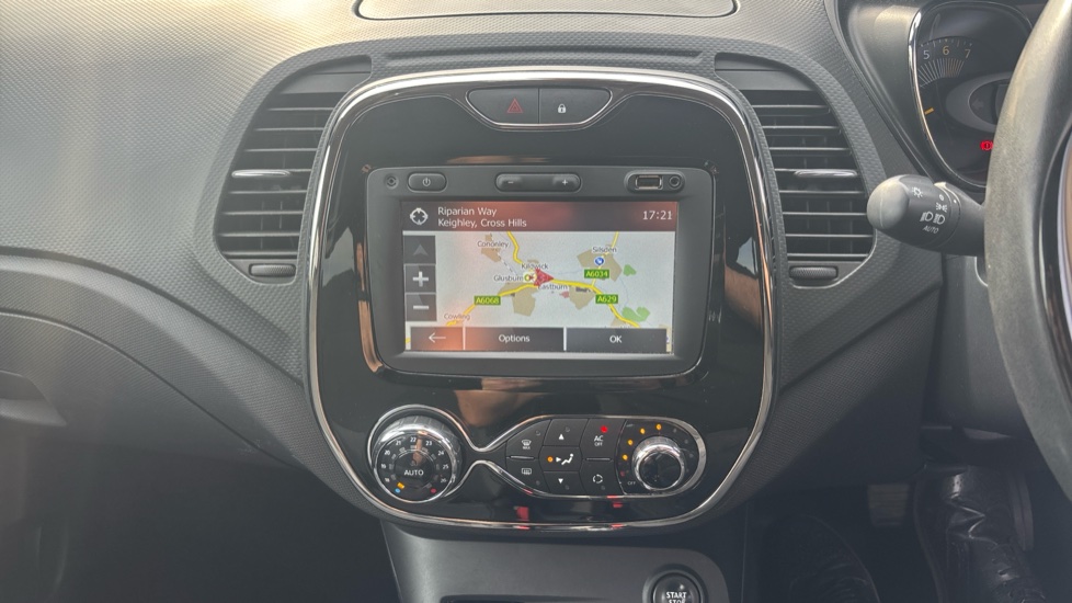 Renault Captur 1.2 TCE Dynamique S MediaNav 5dr EDC Petrol Hatchback - Image 12