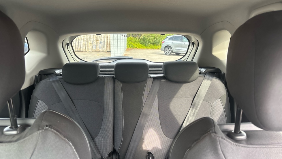 Renault Captur 1.2 TCE Dynamique S MediaNav 5dr EDC Petrol Hatchback - Image 15