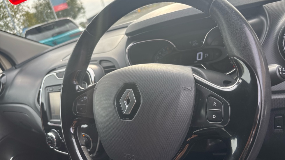 Renault Captur 1.2 TCE Dynamique S MediaNav 5dr EDC Petrol Hatchback - Image 21