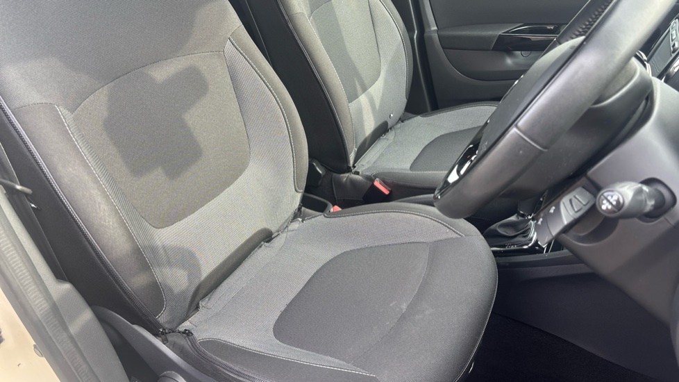 Renault Captur 1.2 TCE Dynamique S MediaNav 5dr EDC Petrol Hatchback - Image 40