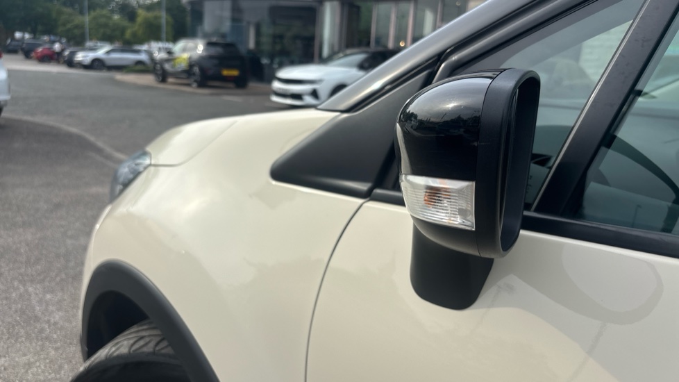 Renault Captur 1.2 TCE Dynamique S MediaNav 5dr EDC Petrol Hatchback - Image 46