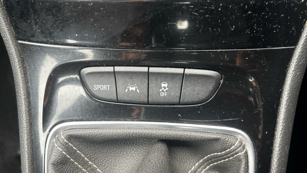 Vauxhall Astra 1.4T 16V 150 SRi Vx-line 5dr Petrol Hatchback - Image 28