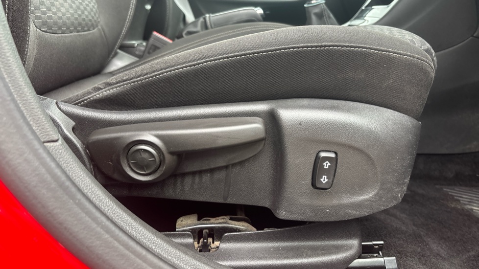 Vauxhall Astra 1.4T 16V 150 SRi Vx-line 5dr Petrol Hatchback - Image 32
