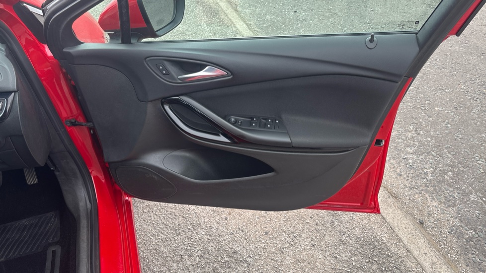Vauxhall Astra 1.4T 16V 150 SRi Vx-line 5dr Petrol Hatchback - Image 33