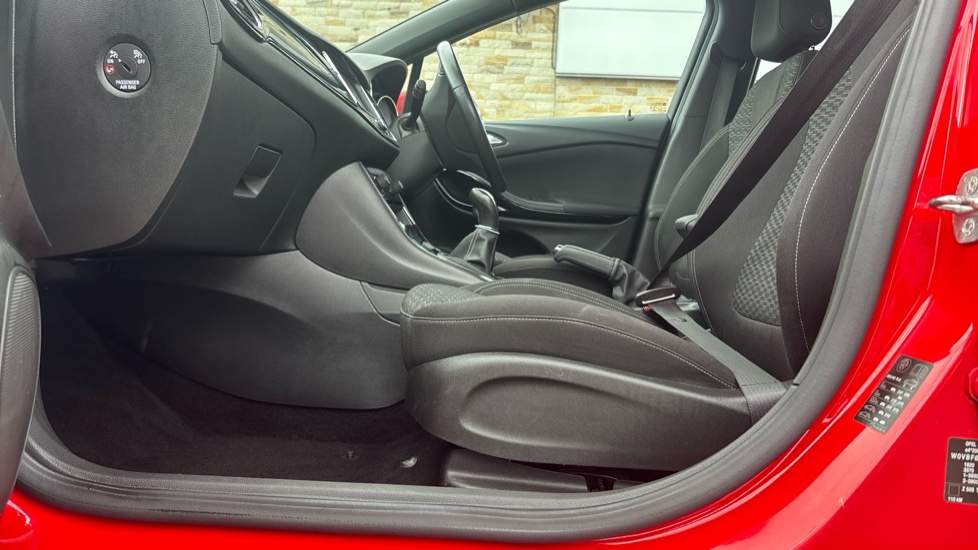 Vauxhall Astra 1.4T 16V 150 SRi Vx-line 5dr Petrol Hatchback - Image 40