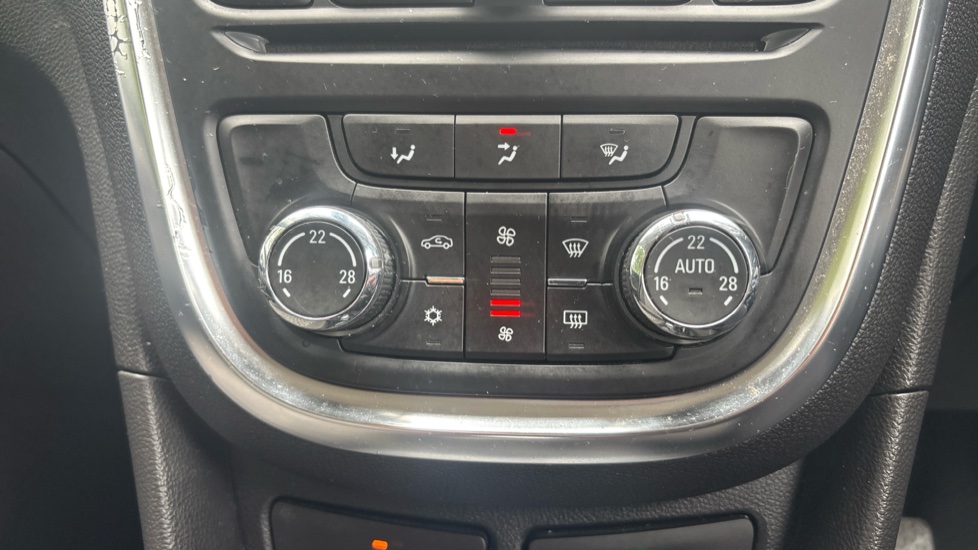 Vauxhall Mokka 1.4T Exclusiv 5dr Petrol Hatchback - Image 31