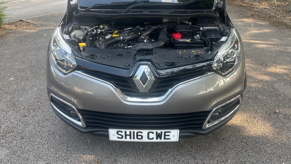 Renault Captur 0.9 TCE 90 Dynamique S Nav 5dr Petrol Hatchback - Image 8