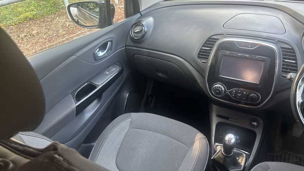 Renault Captur 0.9 TCE 90 Dynamique S Nav 5dr Petrol Hatchback - Image 14