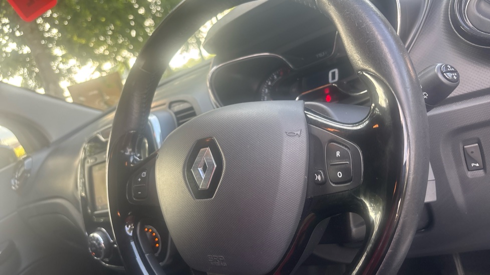 Renault Captur 0.9 TCE 90 Dynamique S Nav 5dr Petrol Hatchback - Image 21