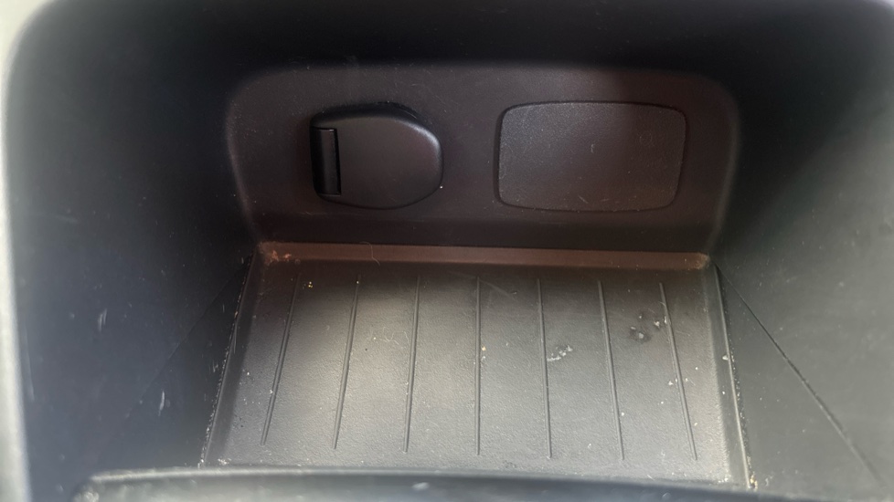 Renault Captur 0.9 TCE 90 Dynamique S Nav 5dr Petrol Hatchback - Image 28
