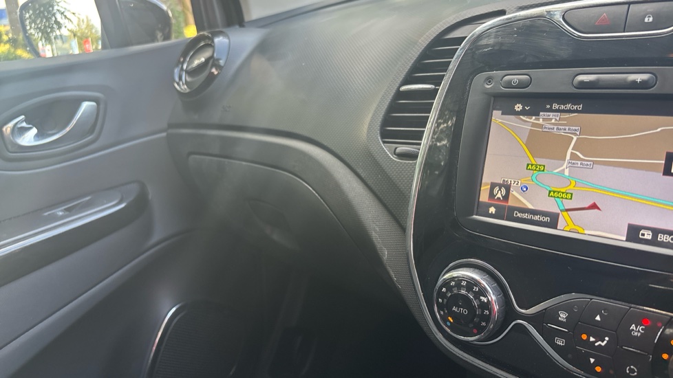 Renault Captur 0.9 TCE 90 Dynamique S Nav 5dr Petrol Hatchback - Image 32