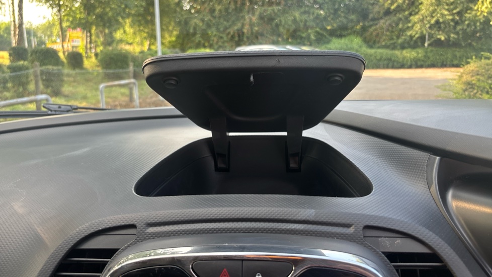 Renault Captur 0.9 TCE 90 Dynamique S Nav 5dr Petrol Hatchback - Image 35