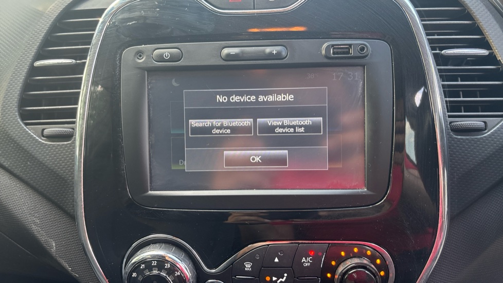 Renault Captur 0.9 TCE 90 Dynamique S Nav 5dr Petrol Hatchback - Image 39