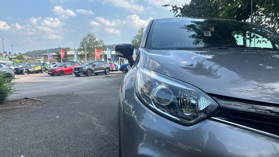 Renault Captur 0.9 TCE 90 Dynamique S Nav 5dr Petrol Hatchback - Image 50