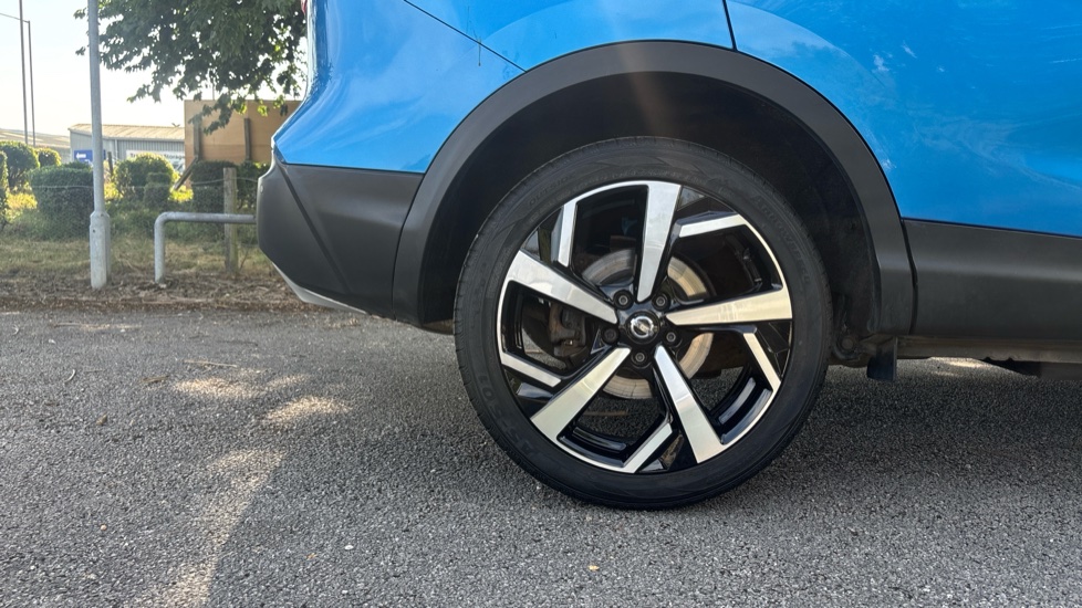 Nissan Qashqai 1.2 DiG-T Tekna 5dr Xtronic Petrol Hatchback - Image 7