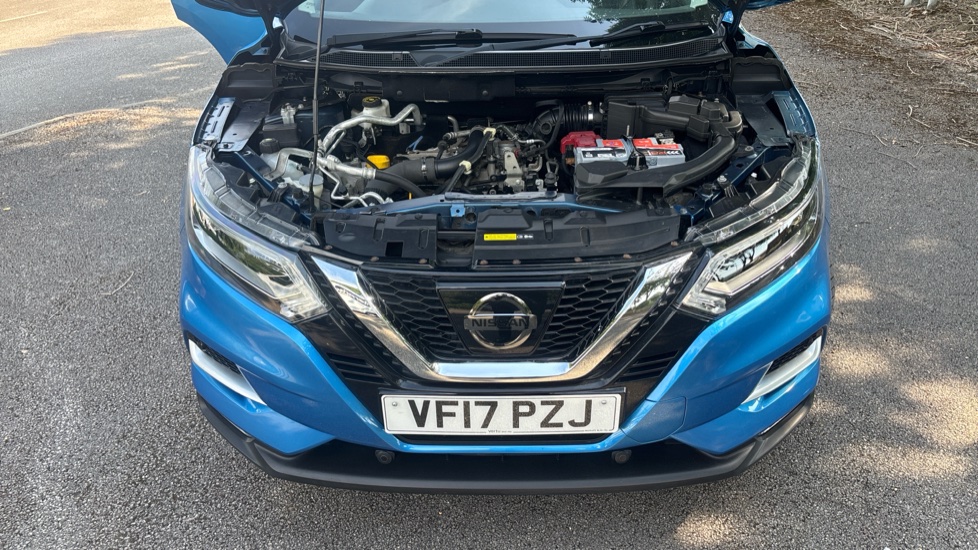 Nissan Qashqai 1.2 DiG-T Tekna 5dr Xtronic Petrol Hatchback - Image 8