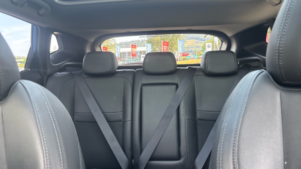 Nissan Qashqai 1.2 DiG-T Tekna 5dr Xtronic Petrol Hatchback - Image 15