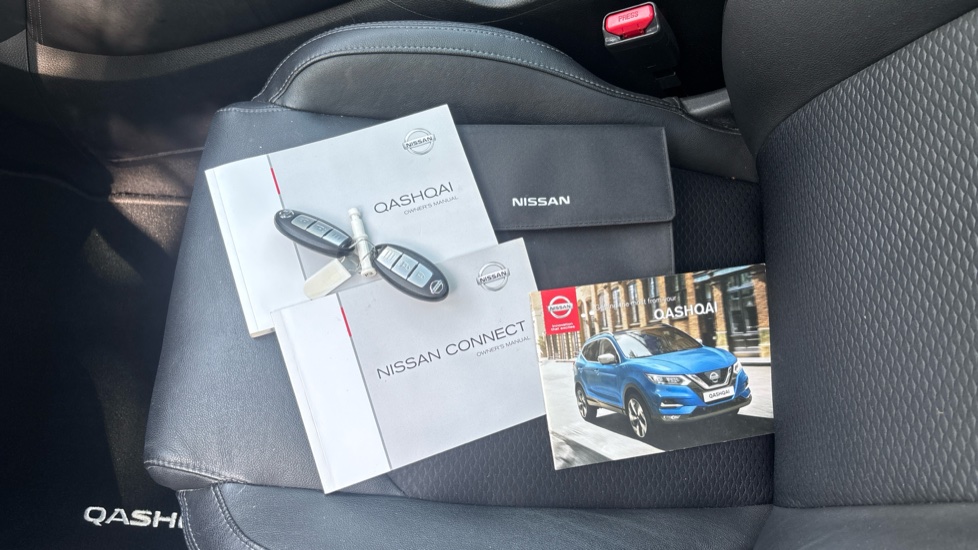 Nissan Qashqai 1.2 DiG-T Tekna 5dr Xtronic Petrol Hatchback - Image 19