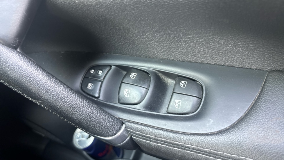 Nissan Qashqai 1.2 DiG-T Tekna 5dr Xtronic Petrol Hatchback - Image 25