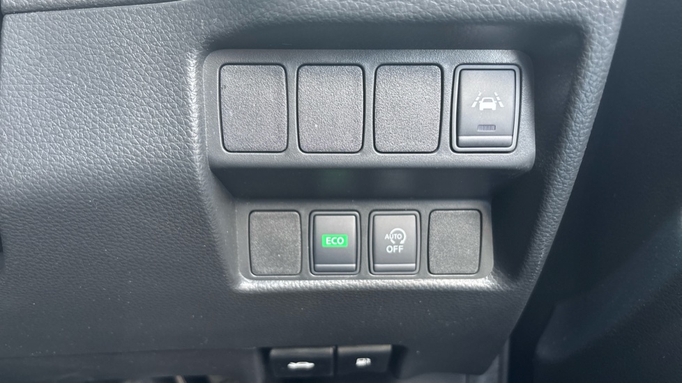 Nissan Qashqai 1.2 DiG-T Tekna 5dr Xtronic Petrol Hatchback - Image 26