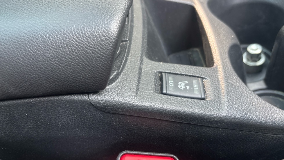 Nissan Qashqai 1.2 DiG-T Tekna 5dr Xtronic Petrol Hatchback - Image 28