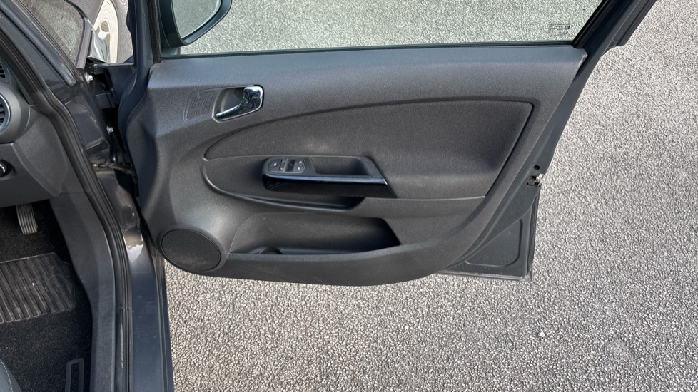 Vauxhall Corsa 1.2 Excite 5dr [AC] Petrol Hatchback - Image 34