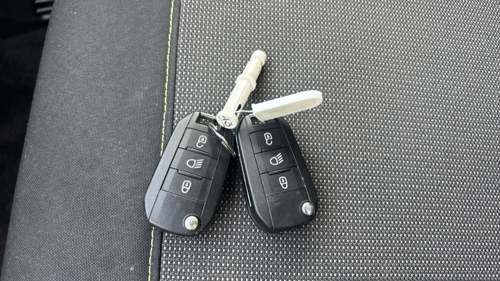 Citroen C3 1.2 PureTech Feel 5dr Petrol Hatchback - Image 19