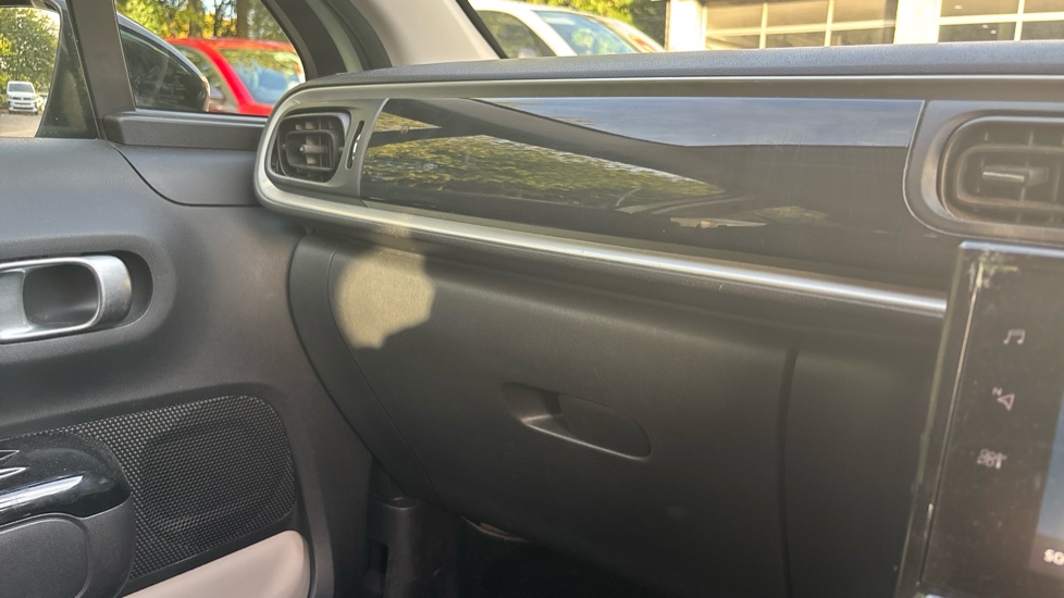 Citroen C3 1.2 PureTech Feel 5dr Petrol Hatchback - Image 31