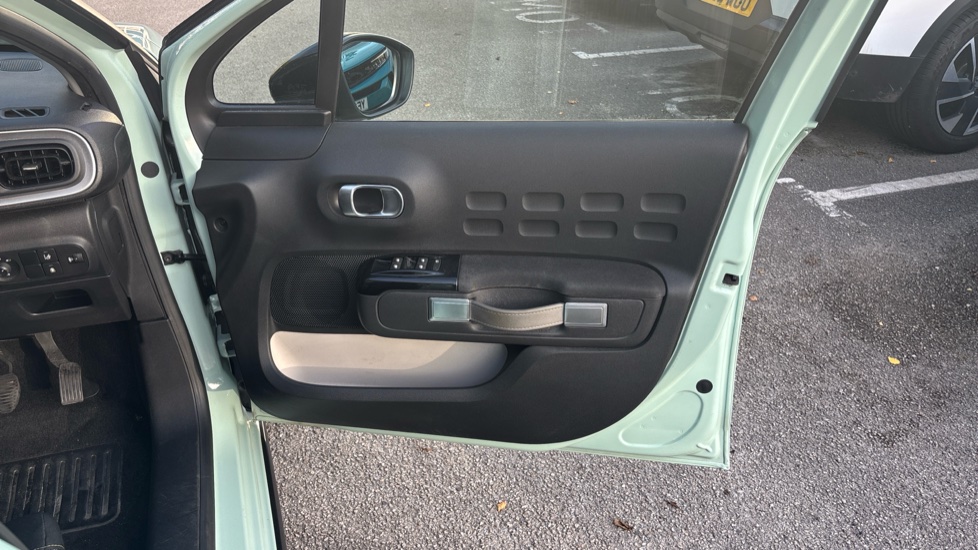Citroen C3 1.2 PureTech Feel 5dr Petrol Hatchback - Image 32
