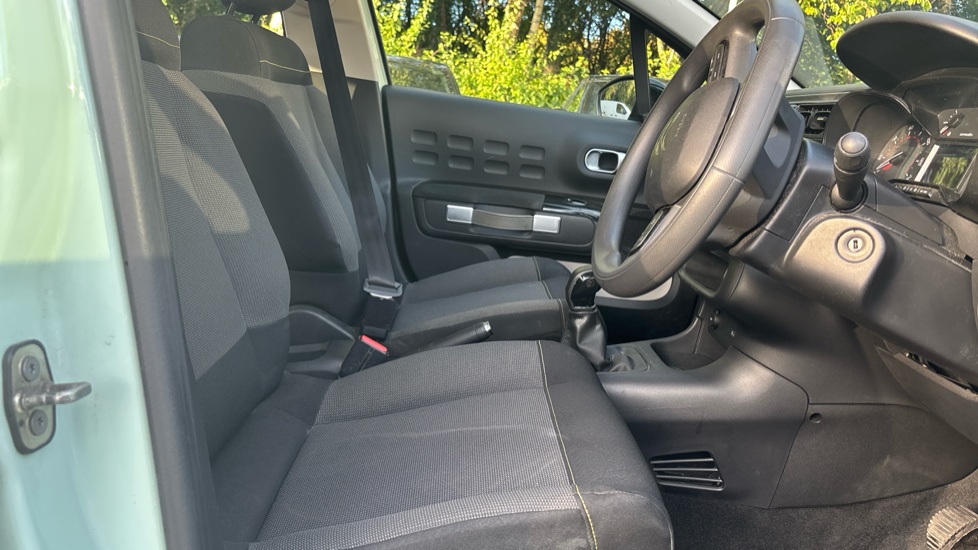 Citroen C3 1.2 PureTech Feel 5dr Petrol Hatchback - Image 33