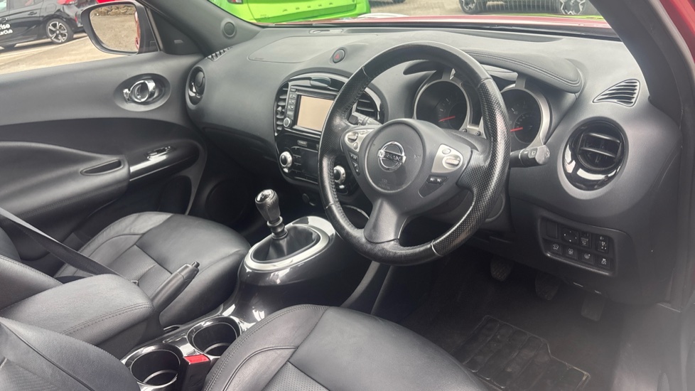 Nissan Juke 1.2 DiG-T Tekna 5dr Petrol Hatchback - Image 11