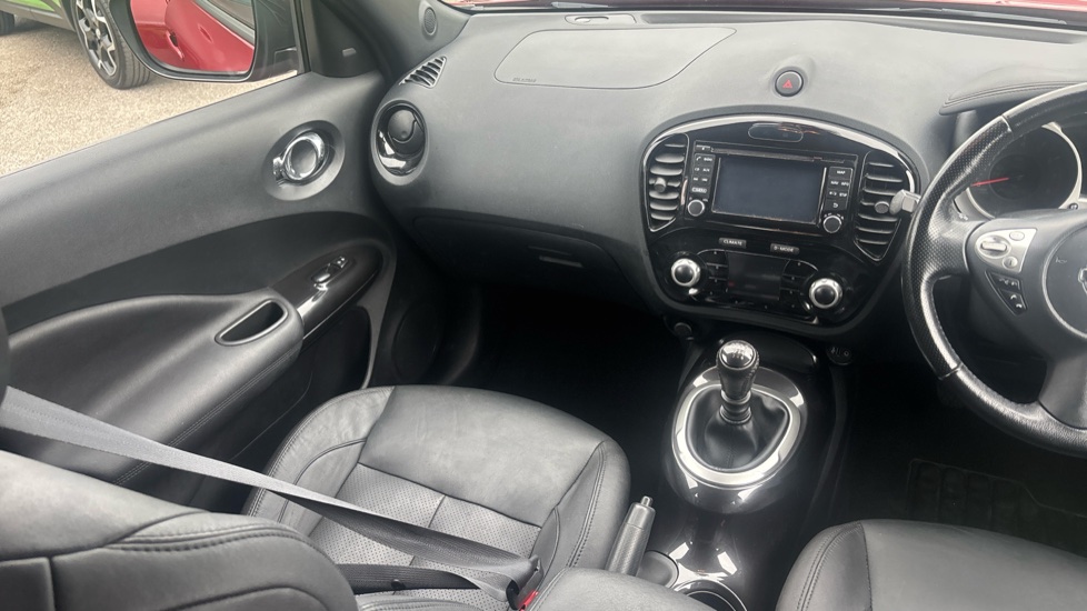 Nissan Juke 1.2 DiG-T Tekna 5dr Petrol Hatchback - Image 14