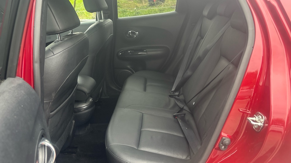 Nissan Juke 1.2 DiG-T Tekna 5dr Petrol Hatchback - Image 16