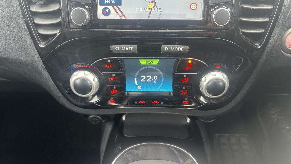 Nissan Juke 1.2 DiG-T Tekna 5dr Petrol Hatchback - Image 30