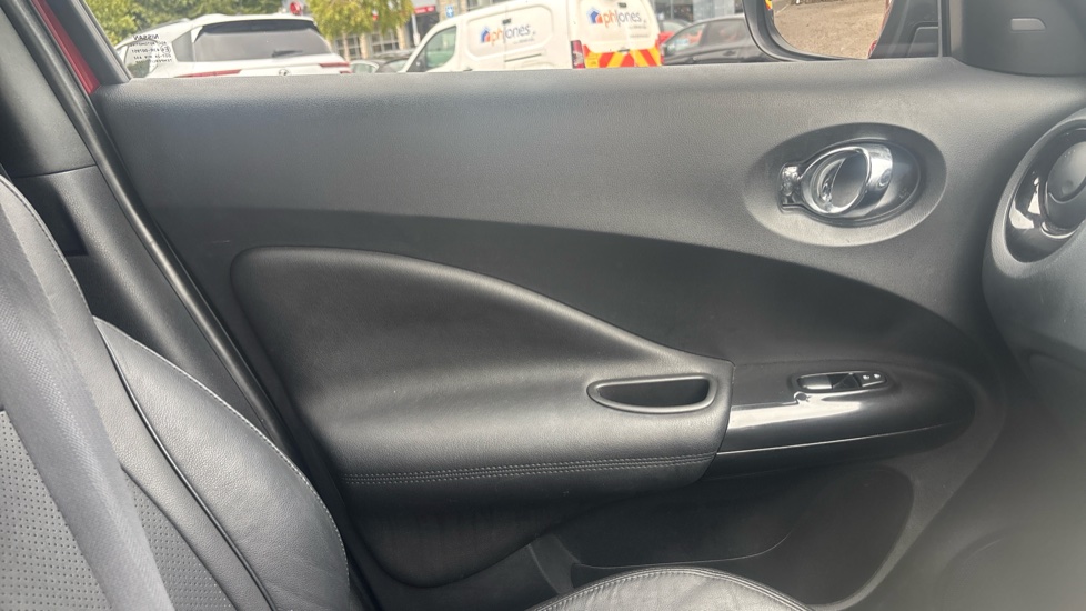 Nissan Juke 1.2 DiG-T Tekna 5dr Petrol Hatchback - Image 38