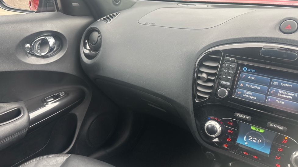 Nissan Juke 1.2 DiG-T Tekna 5dr Petrol Hatchback - Image 39