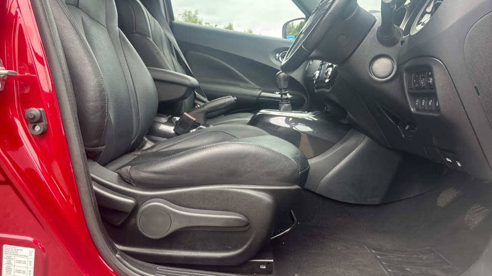 Nissan Juke 1.2 DiG-T Tekna 5dr Petrol Hatchback - Image 45