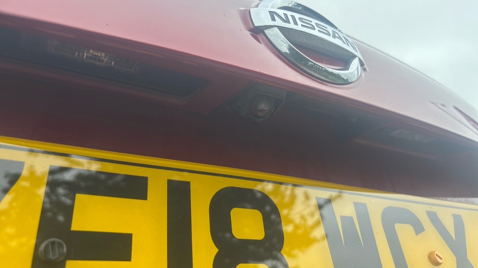 Nissan Juke 1.2 DiG-T Tekna 5dr Petrol Hatchback - Image 48