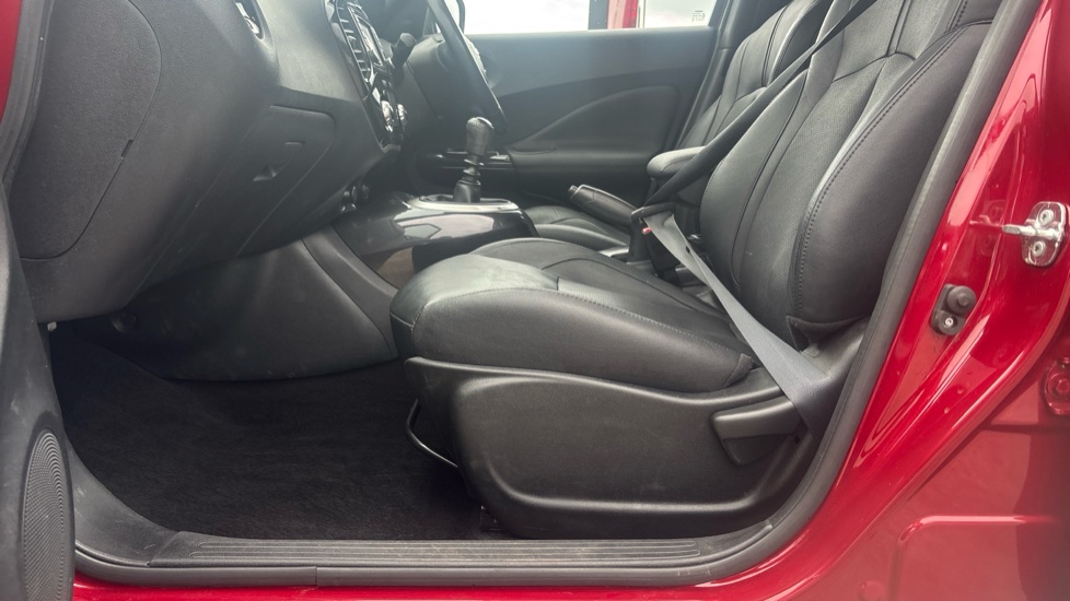 Nissan Juke 1.2 DiG-T Tekna 5dr Petrol Hatchback - Image 51
