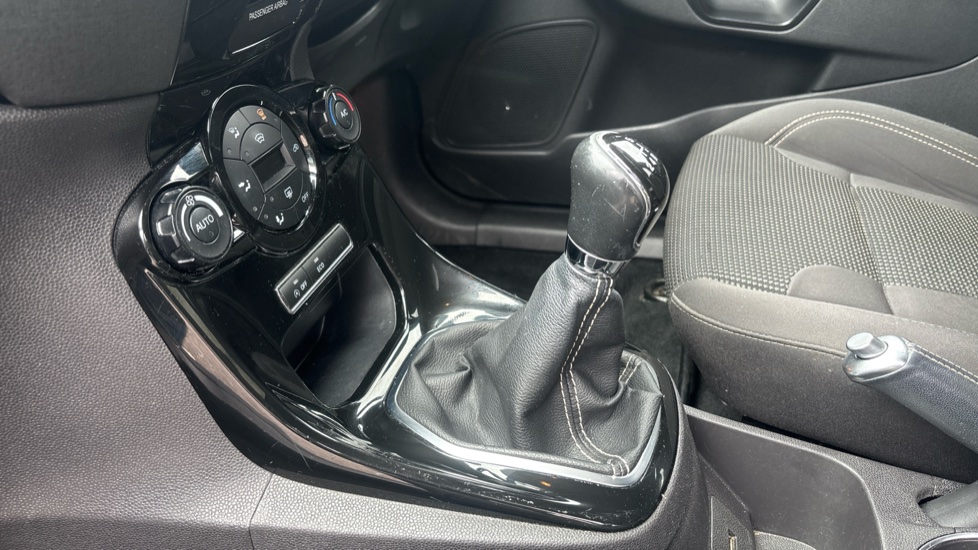Ford Fiesta 1.0 EcoBoost 125 Titanium 5dr Petrol Hatchback - Image 13