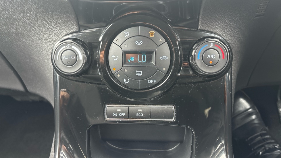 Ford Fiesta 1.0 EcoBoost 125 Titanium 5dr Petrol Hatchback - Image 28