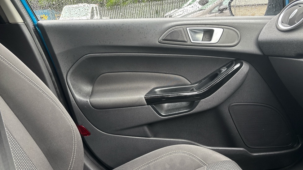 Ford Fiesta 1.0 EcoBoost 125 Titanium 5dr Petrol Hatchback - Image 31